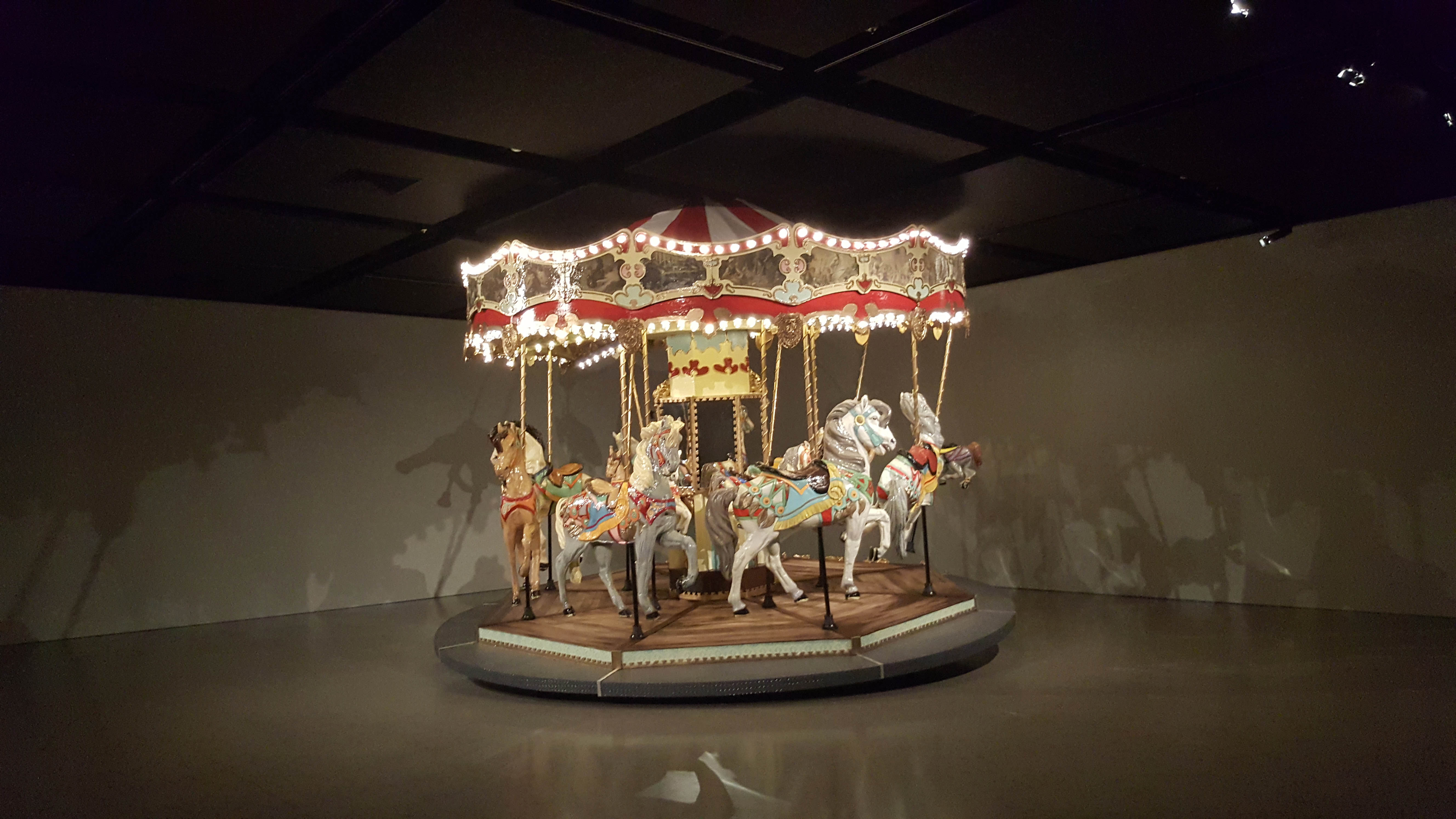 Paul Caporn, Roundabout, 2017, cardboard, tissue paper, binder medium, acrylic paint, digital print, wallpaper, plastic and urethane, 700 x 700 x 400cm (1)