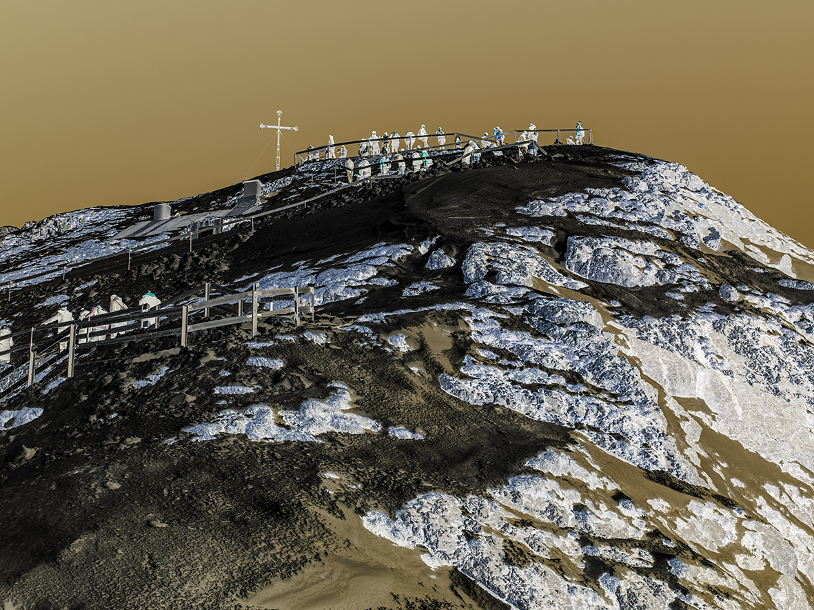 Brad Rimmer, Pilatus, 2017, archival pigment print, 100 x 134cm, ed. 3.jpg