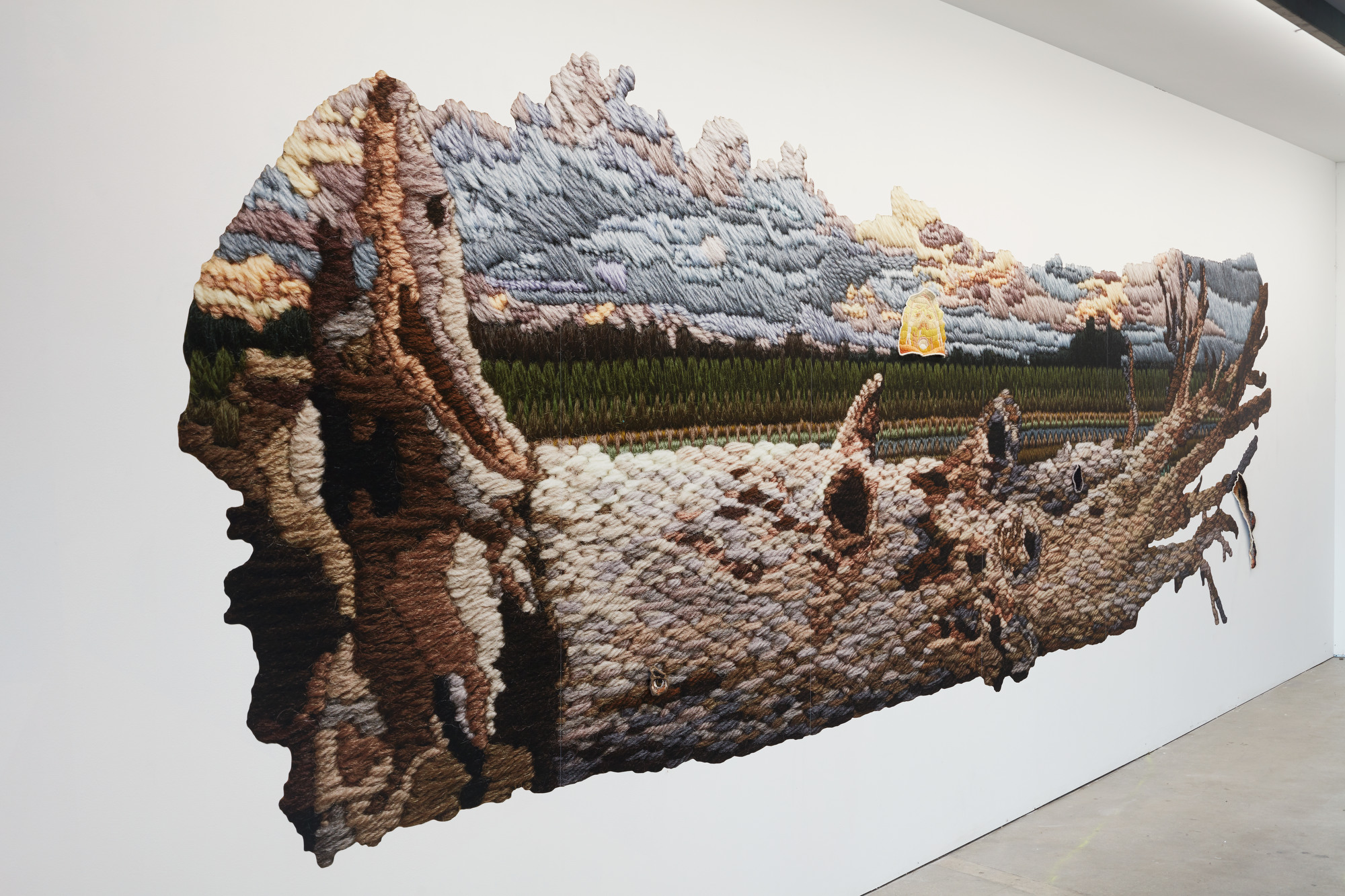 Sera Waters, Falling – Limb by Limb, 2018, vinyl wallpaper 200 x 700cm (2)