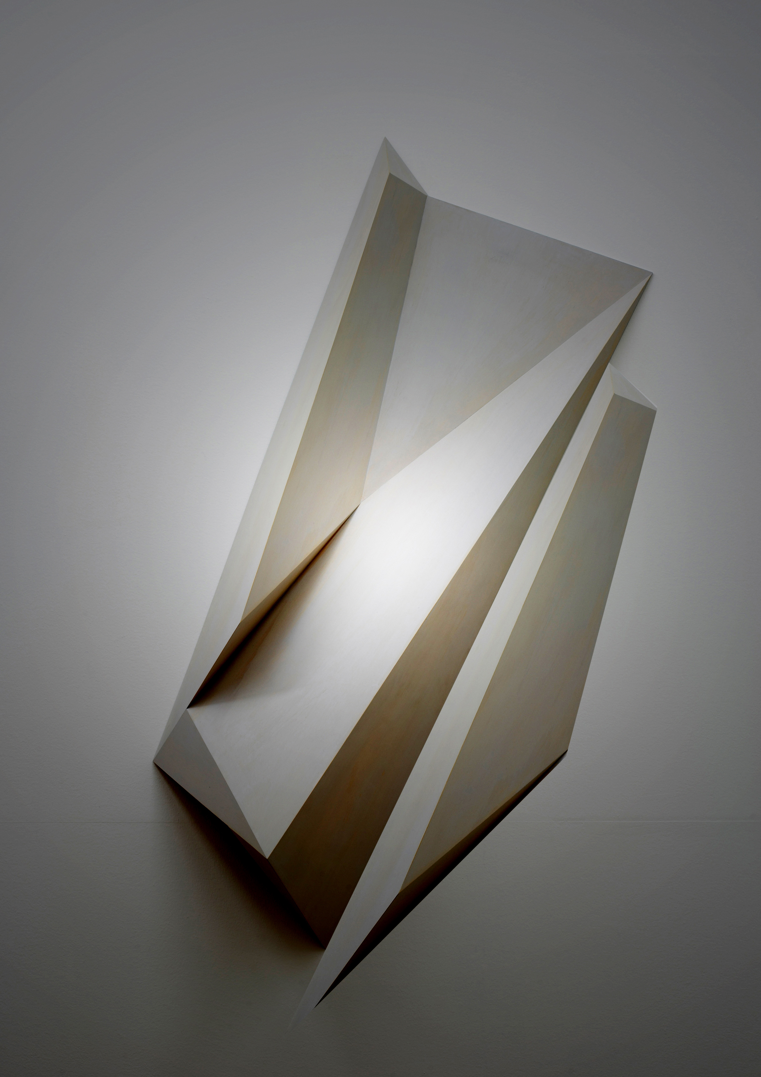 Jon Tarry, Resistance, 2013, aluminium painted, 60 x 90 x 12cm