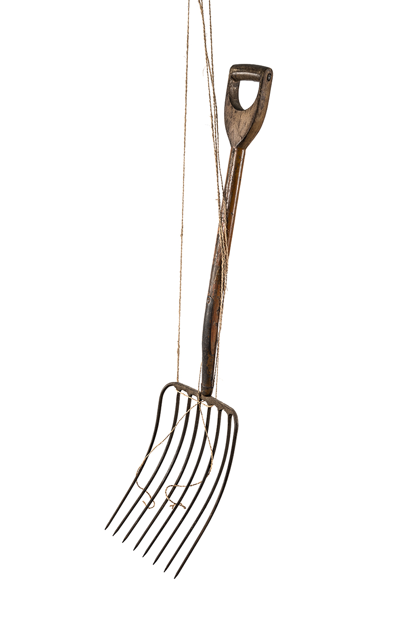 Eva Fernandez, Pitch Fork, 2014, archival inkjet print on Ilford Galerie Pearl paper, 120 x 80cm, ed. 10