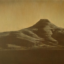 Tony Windberg, Golden State 6, 2021, copper, earth pigments, pencil, oil on wood panel, 30 x 40cm