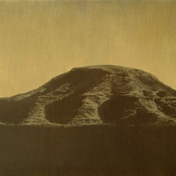 Tony Windberg, Golden State 8, 2021, copper, earth pigments, pencil, oil on wood panel, 30 x 40cm