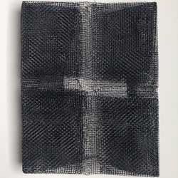 Theo Koning, Untitled 1, 2021, flywire, 13.5 x 10.5 x 3.5cm