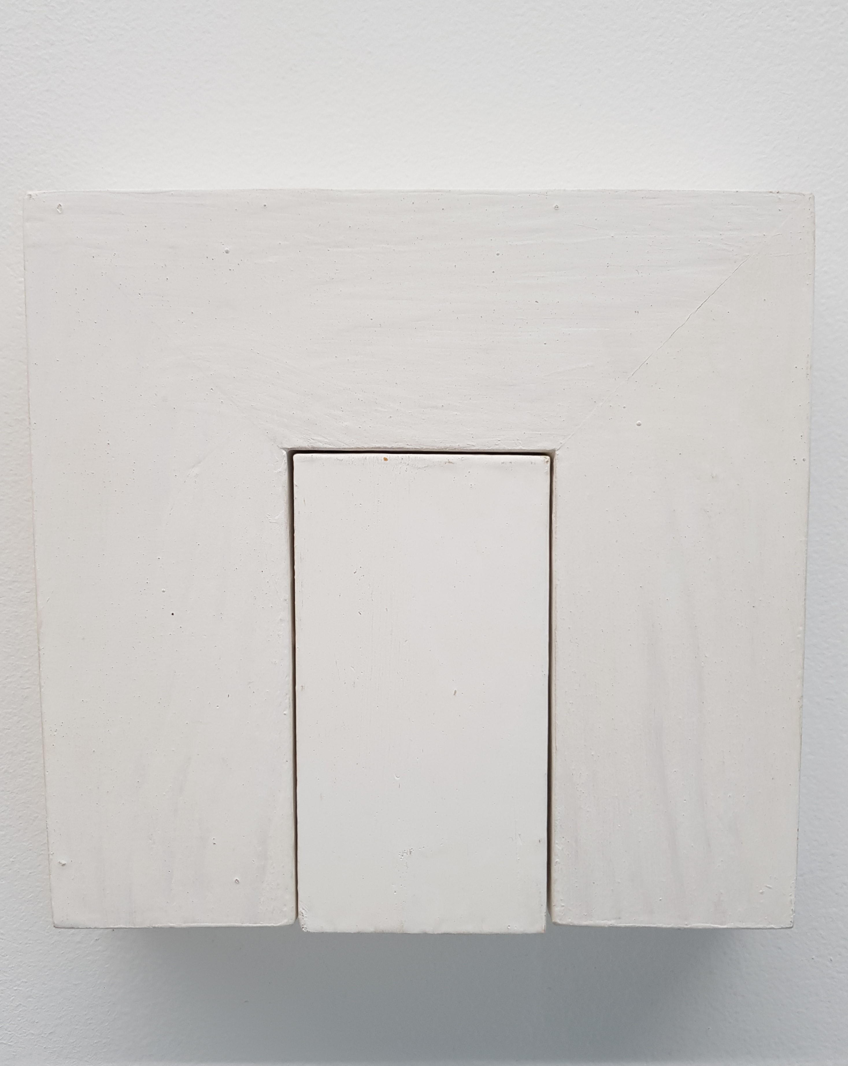 Theo Koning, Gateway, 2021, gesso on wood, 17.5 x 18 x 3cm