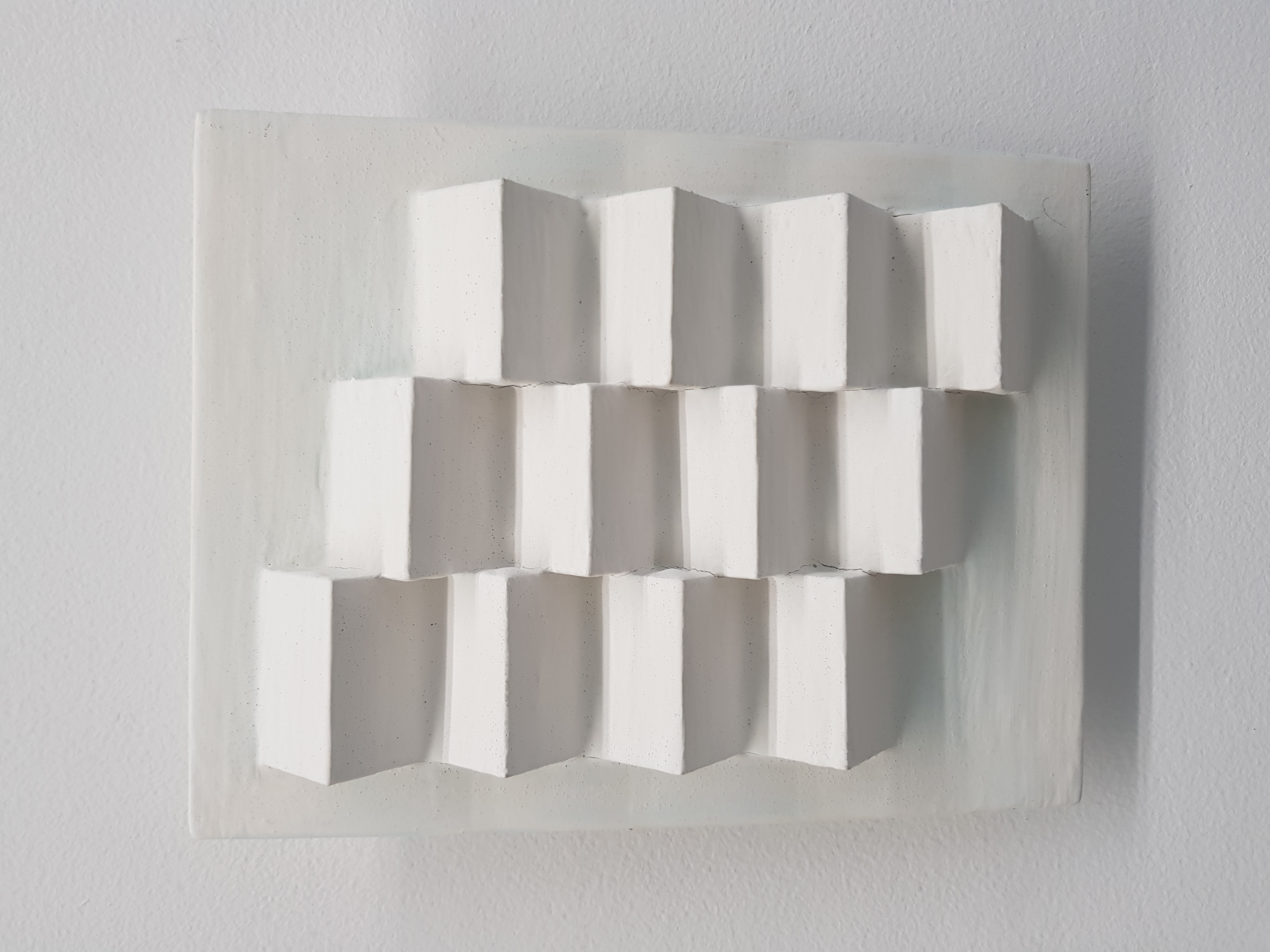 Theo Koning, Shutter 2, 2019, gesso on wood, 20 x 15 x 4cm