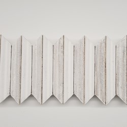 Theo Koning, Untitled 2, 2021, gesso on wood and Sikaflex, 24 x 50 x 3cm
