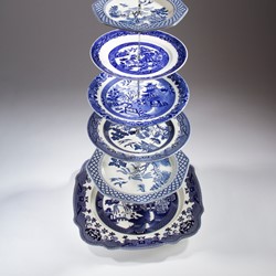 Andrew Nicholls, Pagoda, 2014, repurposed vintage Willow Pattern plates and metal components, 82 x 40 x 40cm. Photo K. Gordon, courtesy Lawrence Wilson Art Gallery