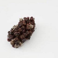 Sarah Elson, Allelopathic Chain 1 (Bottle Brush), 2022, recycled silver and copper, 8 x 3.5 x 2.5cm (1)