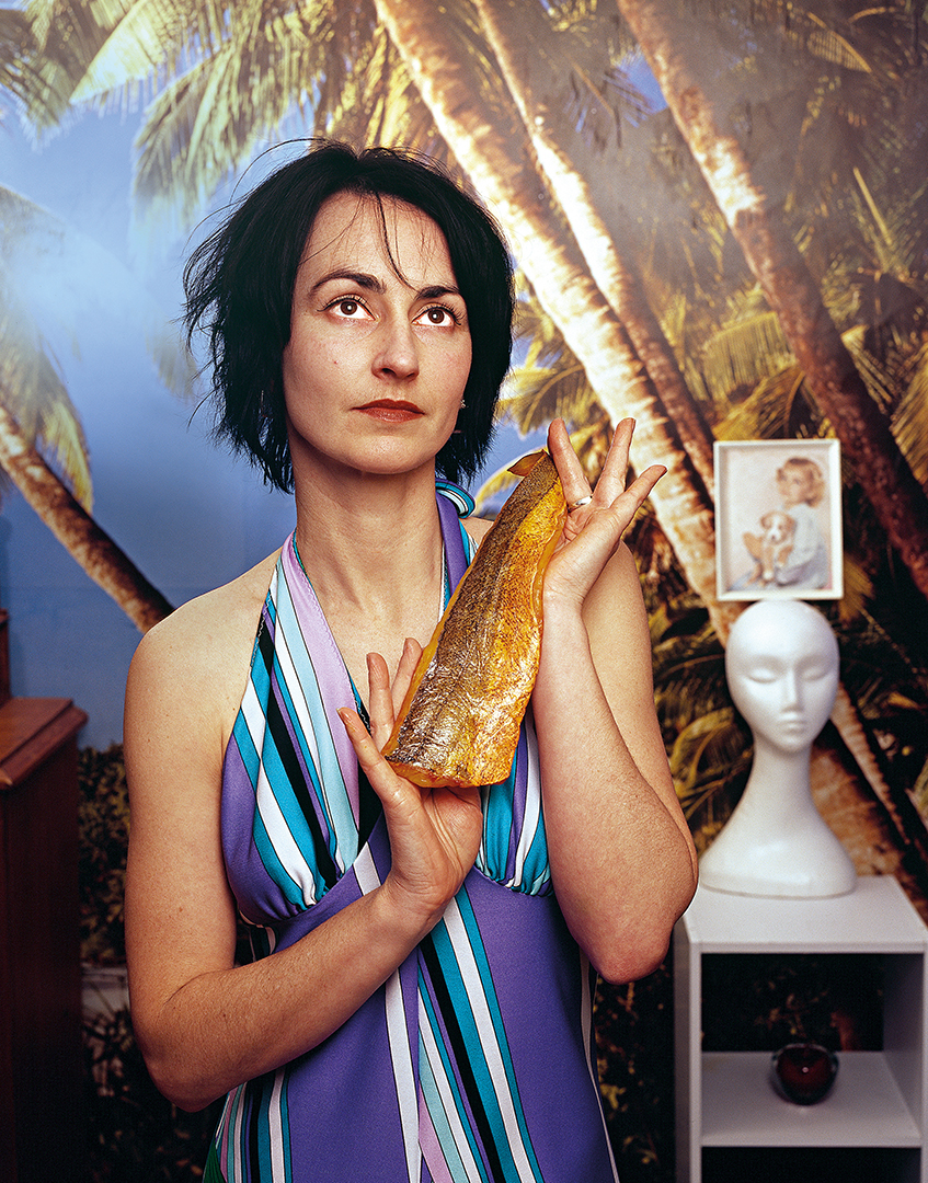 Toni Wilkinon, Fiona with Kipper, 2003, archival digital print on Canson Photographique paper, 70 x 56cm, ed. 5