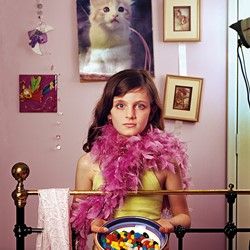 Toni Wilkinson. Tess with Jelly Beans, 2003, archival digital print on Canson Photographique, 70 x 56cm, ed. 5