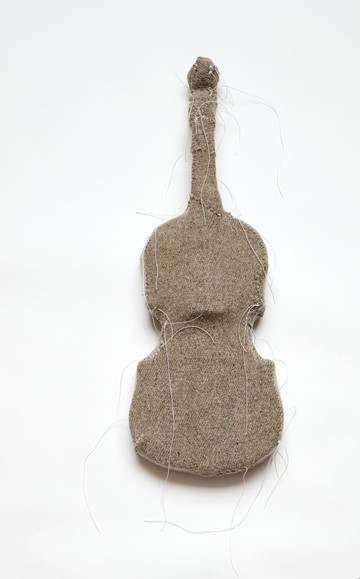 Olga Cironis, Noise in This Silence 8, 2024, repurposed violin, woollen blanket and cotton thread