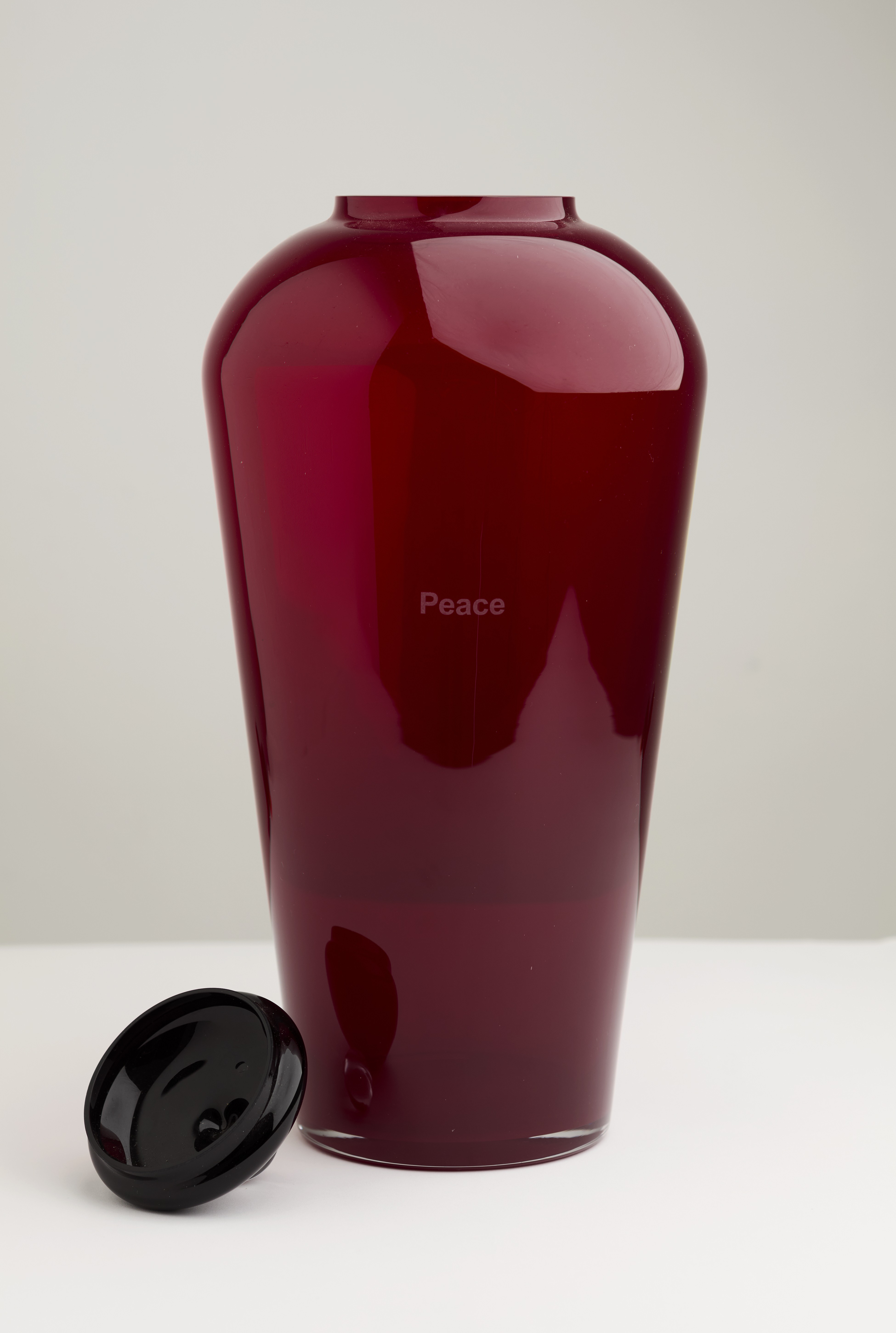 Olga Cironis, Peace, 2024, glass, 51 x 26 x 26cm