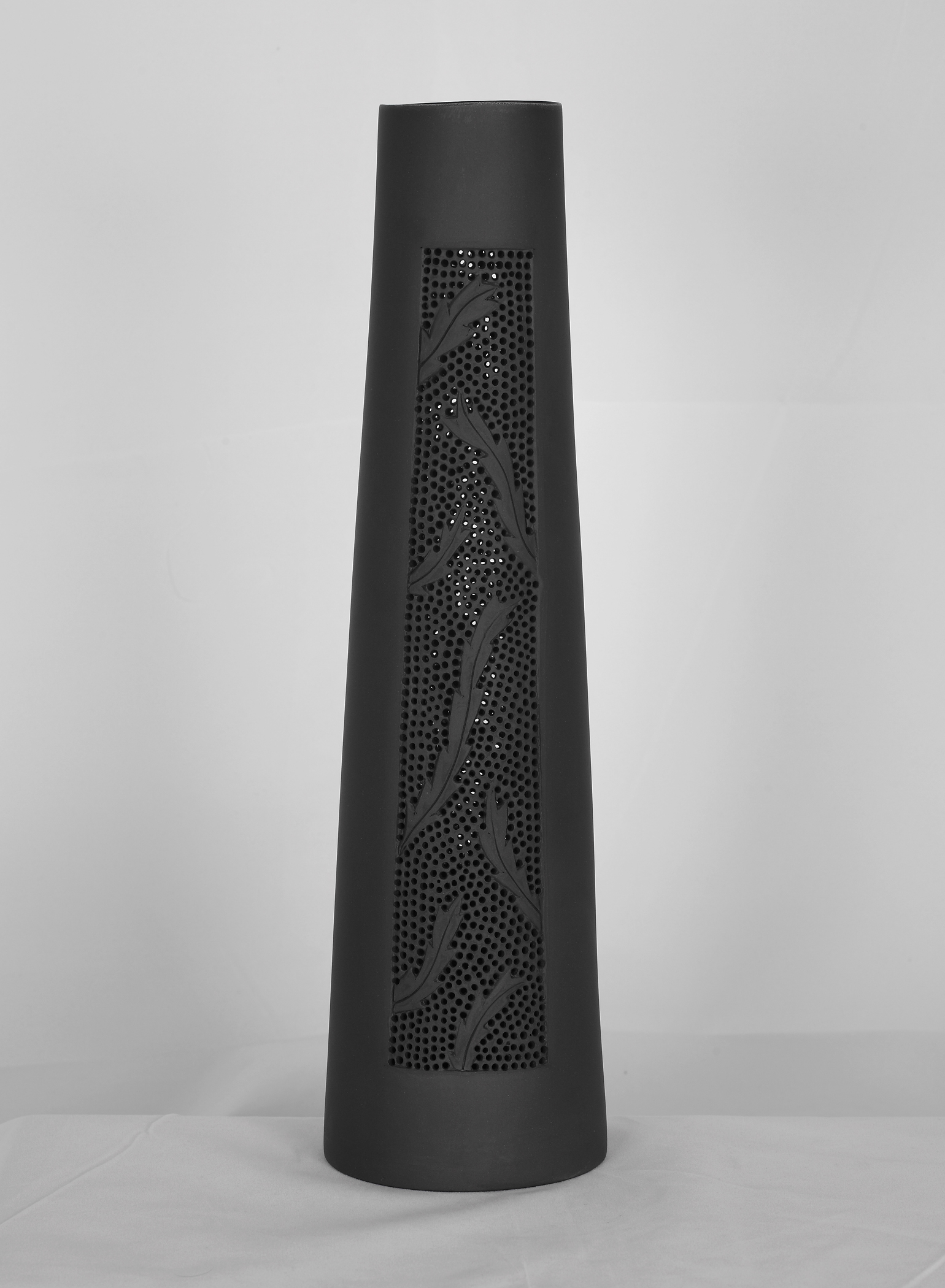 Sandra Black, Stack Series 2 - Banksia, 2014, slip cast porcelain, 36 x 9cm. Photo Victor France