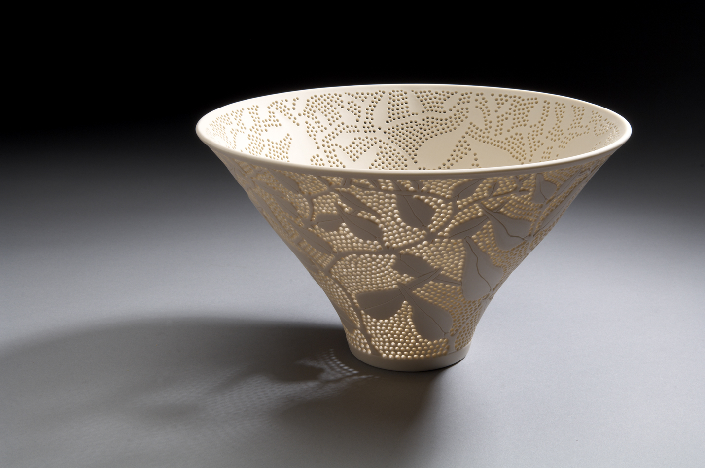 Sandra Black, Hardenbergia 1, 2013, Lady White porcelain, 26.5 x 15.4cm, Photo Victor France