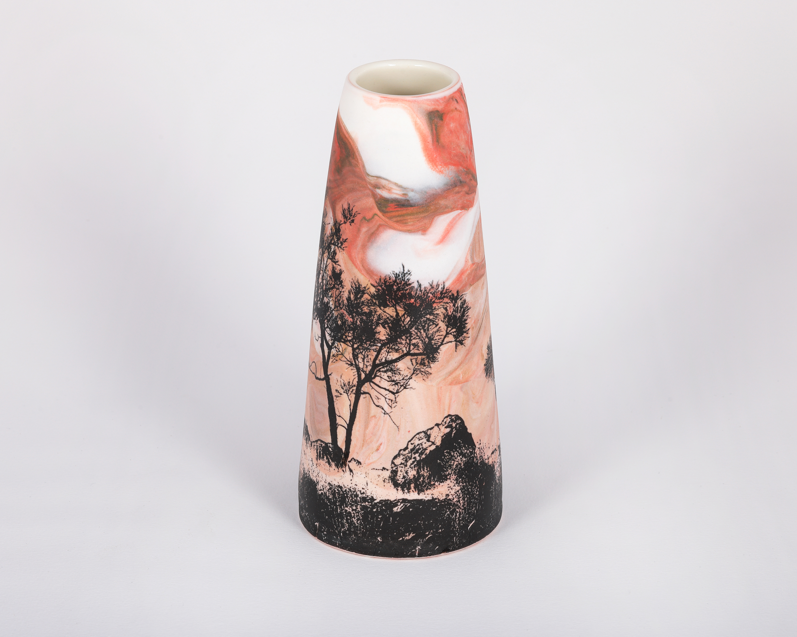 Sandra Black, Manuwara Red Dog Highway 2, 2025, porcelain, 19 x 8.5cm